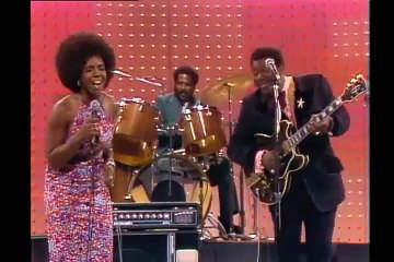Gladys Knight + B.B. King - The Thrill Is Gone - Live Midnight Special - 1974