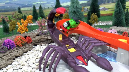Cars Hot Wheels Whos Scared Shark Attack Race Pocoyo Thomas & Friend Play Doh Halloween Toy Story