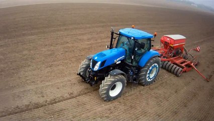 New Holland T 7.260 et Horsch Pronto 4 DC