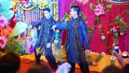 BestMehndi Dance 2014-Twins brothers performing in Mehndi -HD-Dailymotion