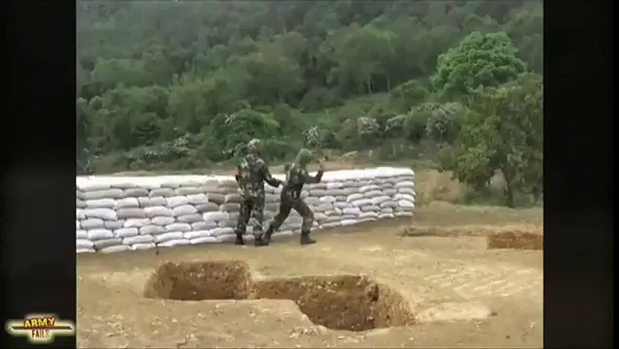 Tentara ini Masih Kurang Pengalaman Melempar Bom