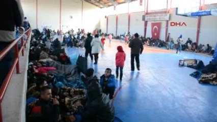 Spor Salonu Mültecilere Tahsis Edildi, Amatör Sporcular Kumsalda Çalıştı