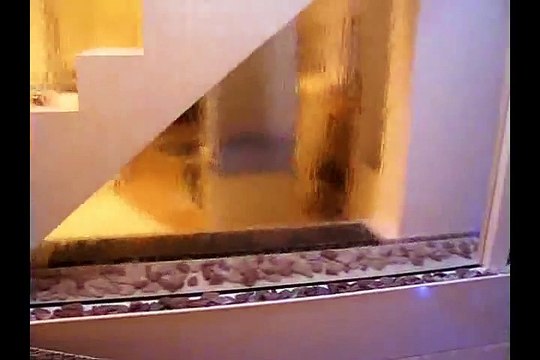 Водопад по стеклу встроенный