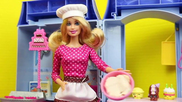 Barbie Spiderman Frozen Elsa and Mermaid Romie Take Bake Chef Class DisneyCarToys