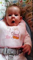 Доча не хочет есть кашу
