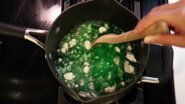 How to Make Sprite Soda Gummy Bottle Shape Fun & Easy DIY Sprite Soda Jello Dessert!