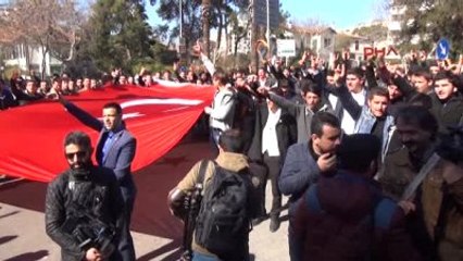 İzmir Çakıroğlu'nu Anan Ülkücüler, Rektörü İstifaya Çağırdı