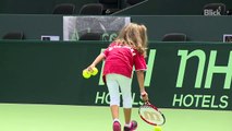 Stan Wawrinka trainiert mit seiner Tochter Alexia