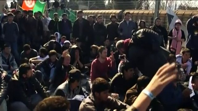 Plusieurs milliers de migrants bloqués à la frontière entre la Grèce et la Macédoine