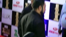 Yo Yo Honey Singh Is Back; SPOTTED at Zee Cine Award 2016