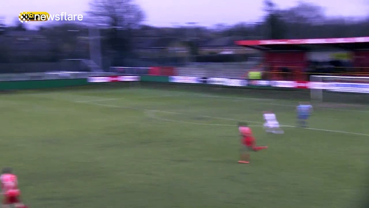 Goalkeeper scores dramatic last-minute equaliser from kick-out