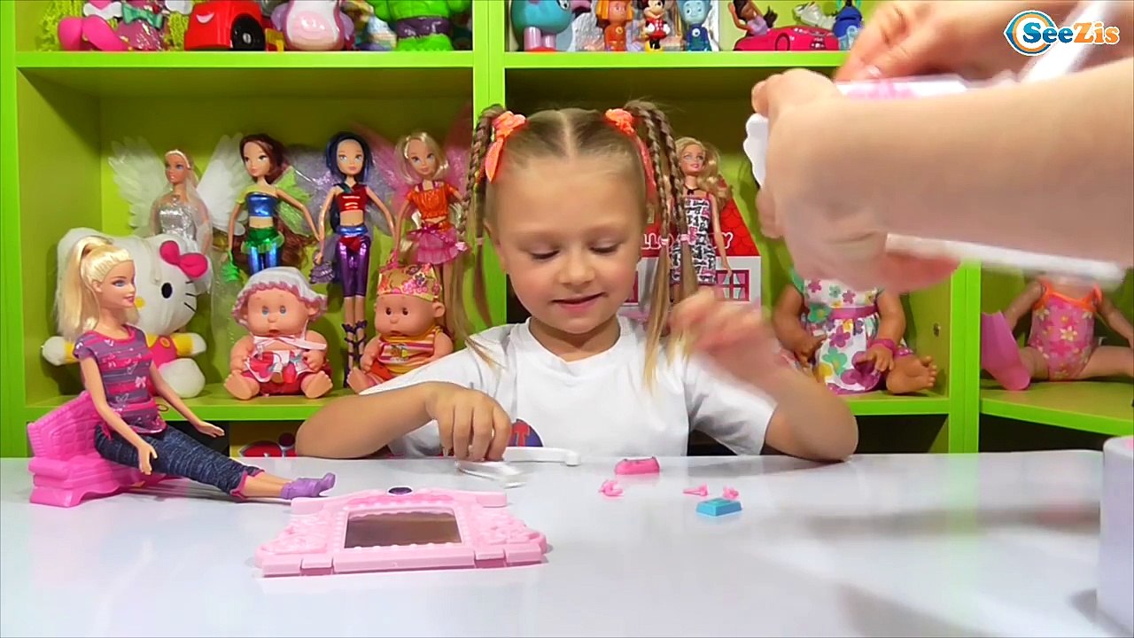 ✔ Кукла Барби. Ярослава распаковывает Ванную Комнату для своей подружки. Видео для девочек ✔
