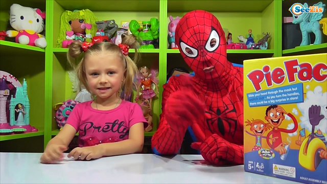 ✔ Spiderman. Ярослава и Человек Паук открывают новую игру. Торт в Лицо. Видео для детей