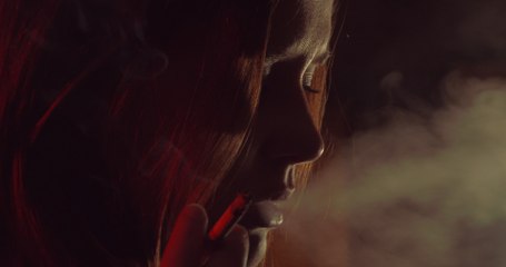 Desplegar alas rotas (Trailer) Cortometraje de amor lésbico.