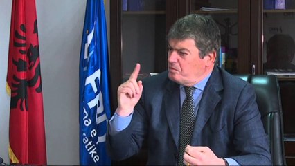 ISH PRESIDENTET MOISIU E TOPI PER “DEKRETET” “KUSHTETUTA DETYROI NISHANIN TE FIRMOSTE” LAJM