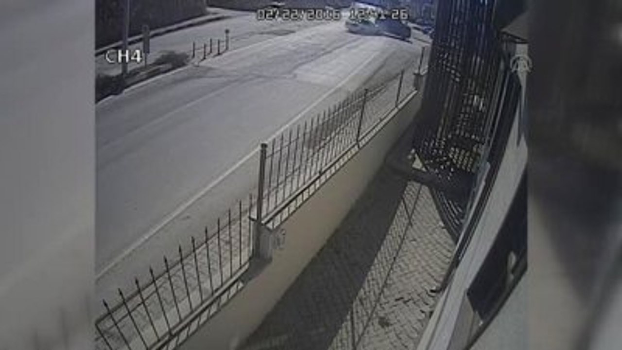 Trafik Kazası: 4 Yaralı - Mobese Görüntüsü