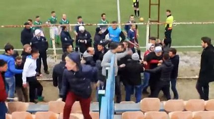 Amatör maçta kavga