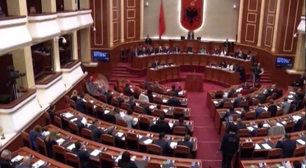 Kerkesa në Kushtetuese , Nishani kërkon pezullimin dhe shfuqizimin e ligjit për pronat