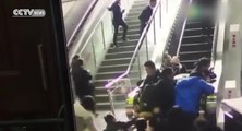 Un escalator se met à fonctionner dans le mauvais sens en Chine