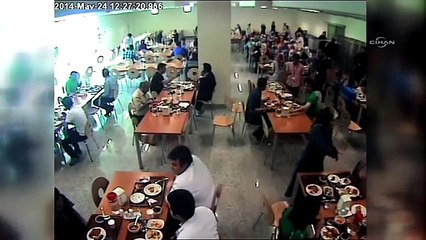 Depremde yaşananlar güvenlik kamerasında