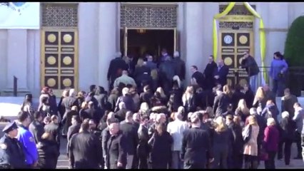 'Mob Wives' Big Ang's casket carried into Brooklyn church