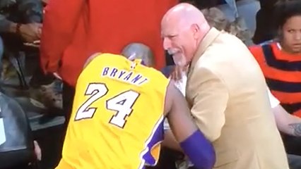 Kobe Bryant Gets Finger Popped Back in, Keeps Playing