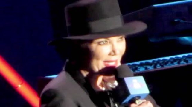 Kris Jenner Booed by 20,000 at Concert in Los Angeles