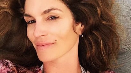 Cindy Crawford Celebrates Turning 50 With Flawless Selfie