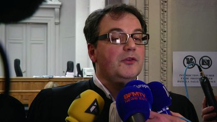 Calais:six migrants montés à bord d'un ferry condamnés à un mois