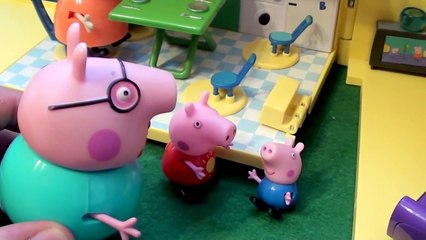 Peppa Pig свинка Пеппа и ее семья Мультфильм для детей. Музей Динозавров