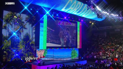 Carlito makes his return to Raw