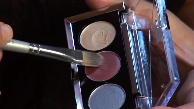 Makeup & Beauty Tips - Choosing Spring Colors For Golden Skin - Beauty Tips