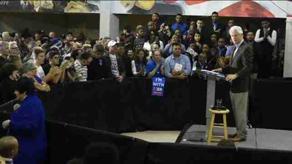 Bill Clinton organiza colecta en apoyo a su esposa en la frontera con México