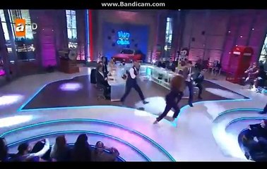 Elin oğlu Burcu Esmersoy Dans