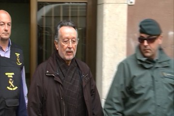 Grau, en libertad con cargos tras negarse a declarar