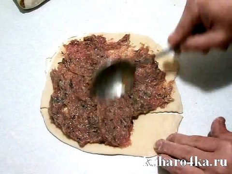 Вкусные слоеные пирожки из пельменного теста.flv