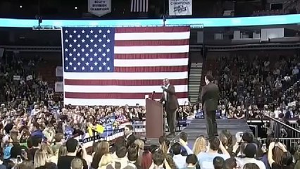 Danny Glover's rousing introduction of Bernie Sanders in Greenville, South Carolina