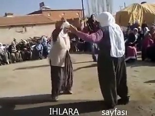 Teyzelerin ibretlik oyun havası dansı -)