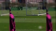 Lionel Messi scores amazing goal from Corner kick in Barcelona Training - 2016 (FULL HD)