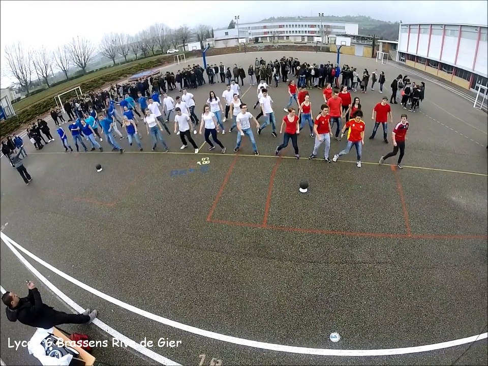 FLASHMOB EURO 2016 Lycée G BRASSENS RIVE DE GIER