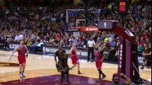 LeBron James Leads the Cavaliers Past the Bulls