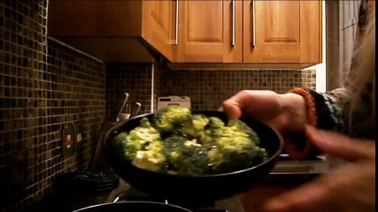 Брокколи под сыром