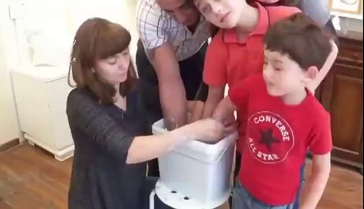 Невероятно то что она сделала с их руками