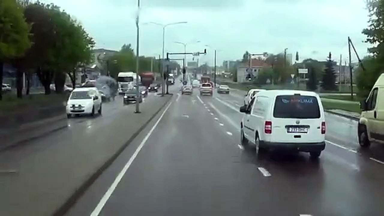 Un automobiliste trop pressé va le payer cher, très cher