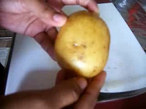how to remove dark circles Potato for dark circles under eyes - Simple home remedy for dark circles under eyes - beauty