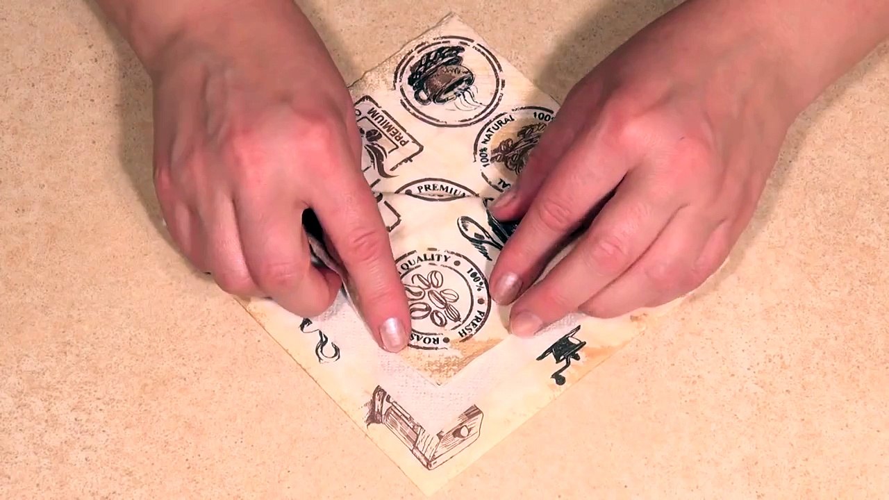 Украшение Новогоднего стола. Ёлка из салфеток