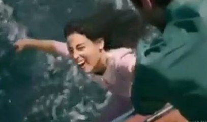 Suyun Üstünde Manita Yürütmek