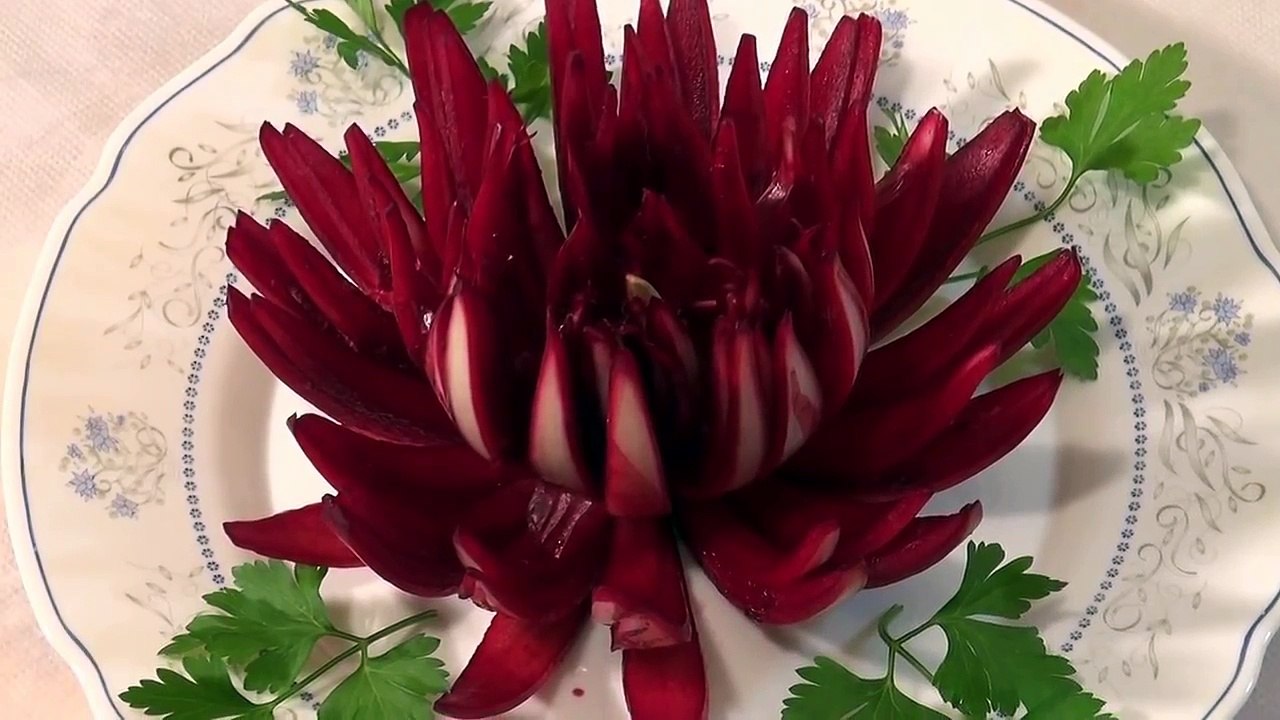 Украшение блюд ❃ Хризантема из луковицы ❃