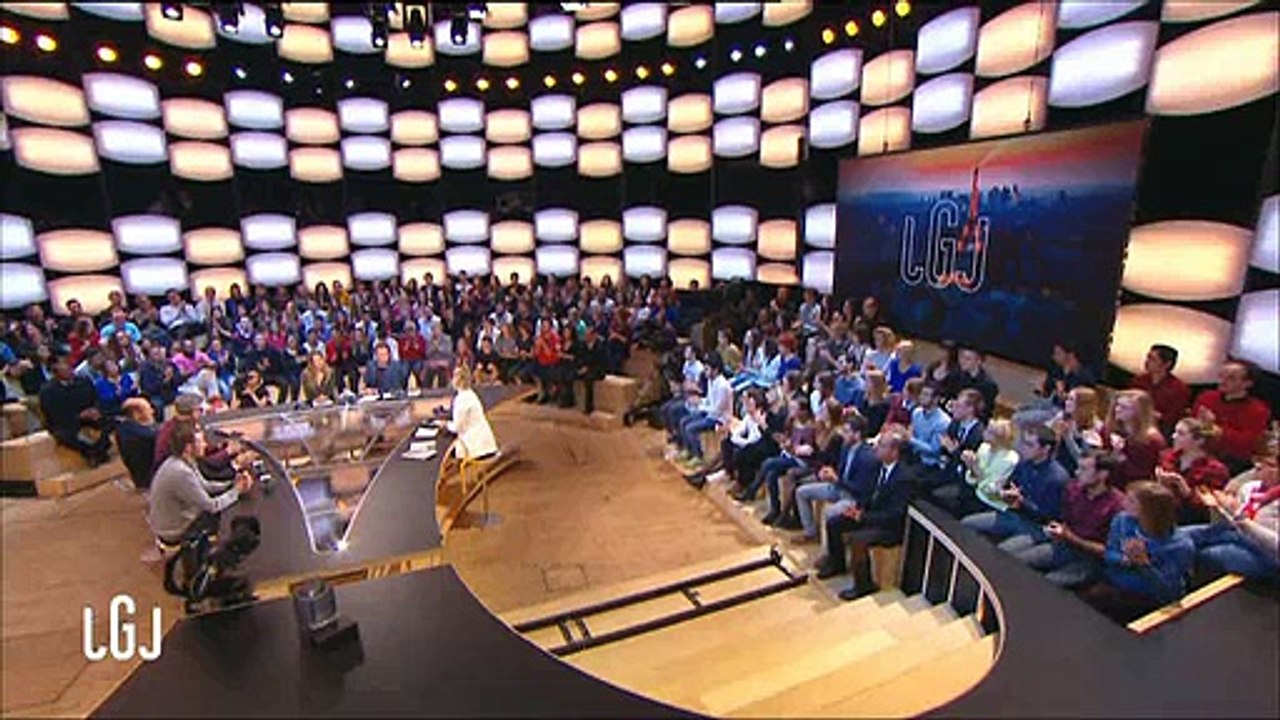 Maïtena Biraben taquine Thierry Lhermitte sur le plateau du "Grand Journal" - Regardez