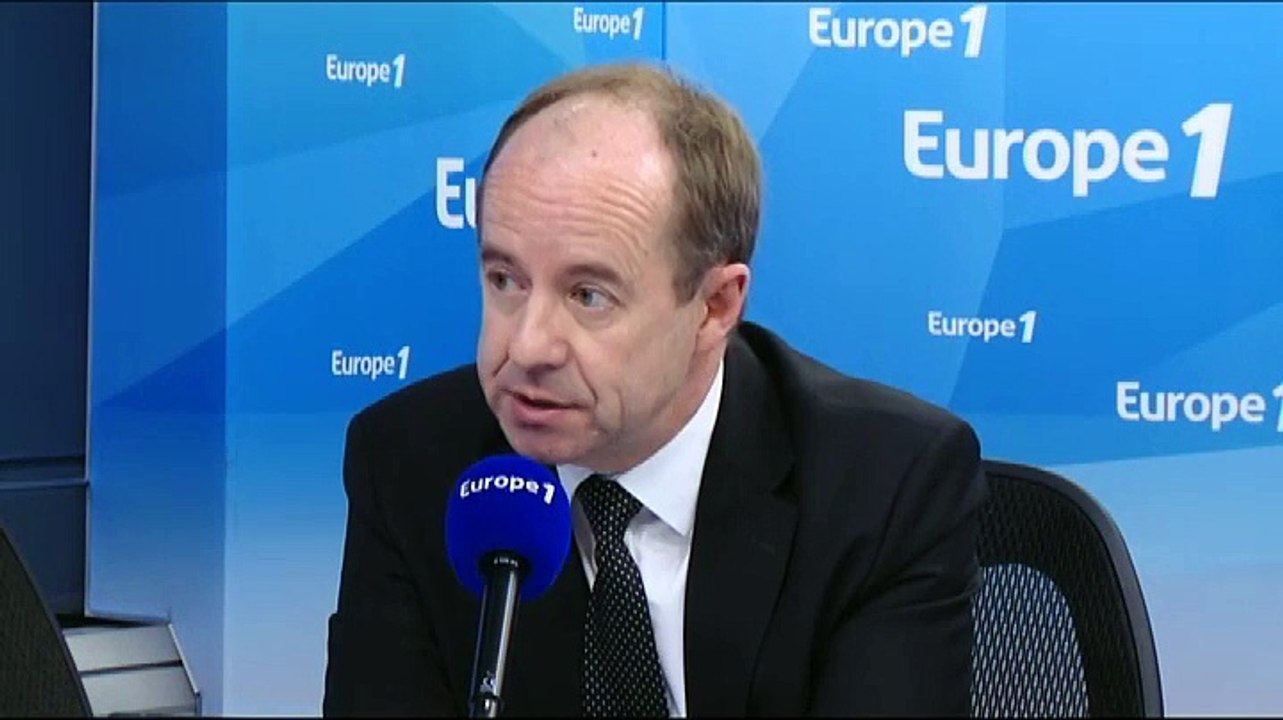 Jean-Jacques Urvoas veut "brouiller les téléphones" en prison